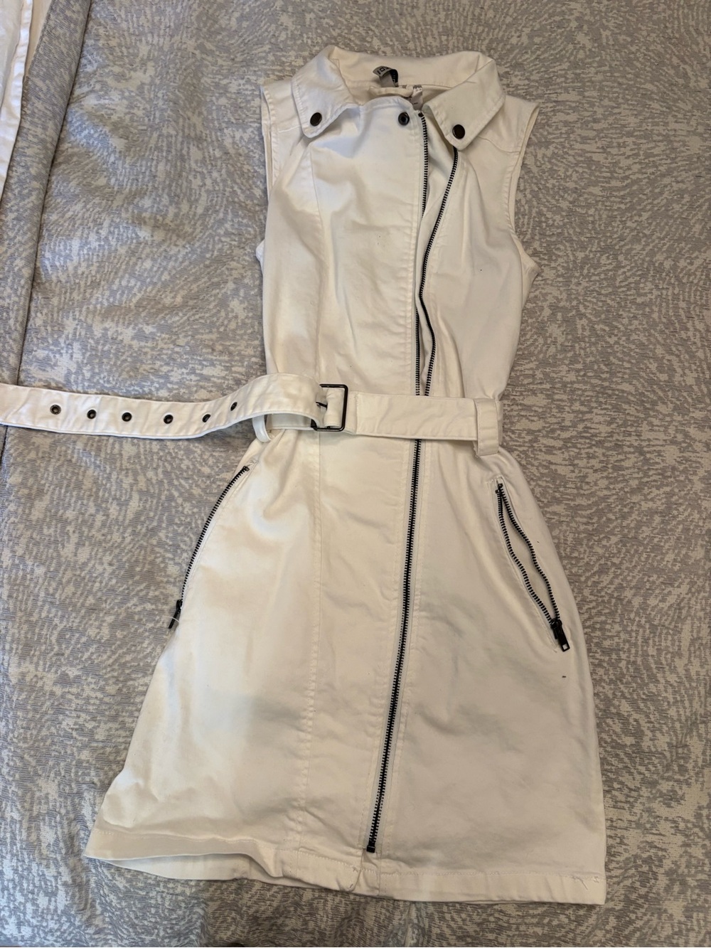 H&M White Sleeveless Zip-Belted Mini Dress